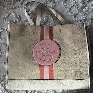Coach tote.